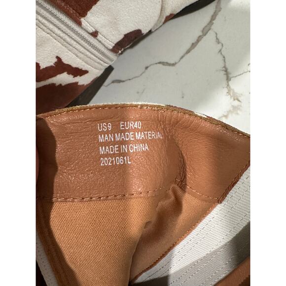 Buckle Cow Print Ankle Western Boots – Size 9 - Picture 5 of 6